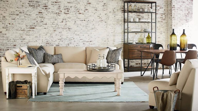 4 Living Room Furniture Accessories to Complement a Contemporary Sectional Sofa