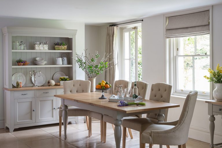 Tips on Purchasing a New Dining Table for a Growing Family